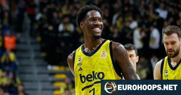 Hapoel Tel Aviv Nearly Signed Star Nigel Hayes-Davis
