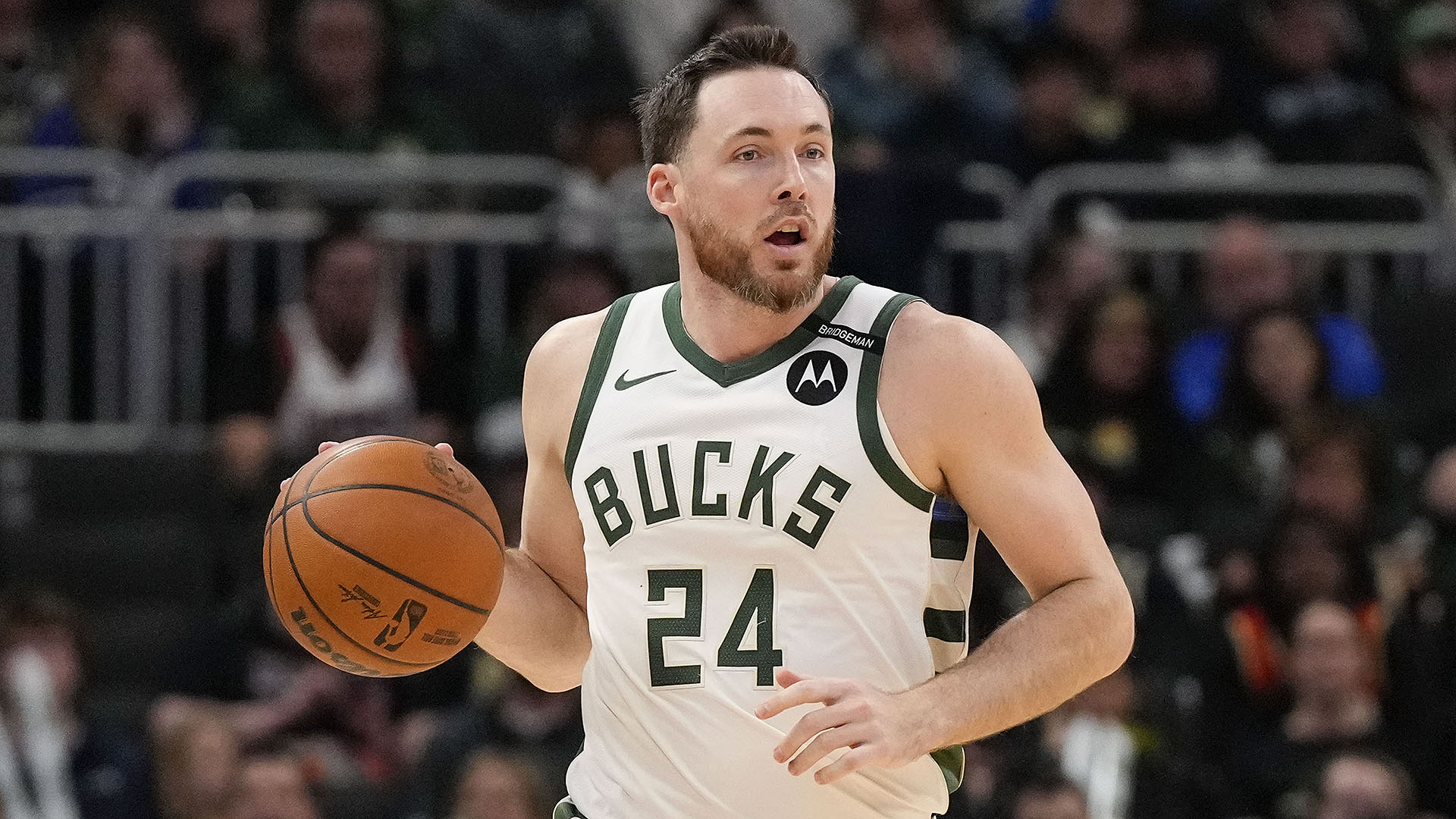 Bucks Trade Pat Connaughton to Hornets for Micić