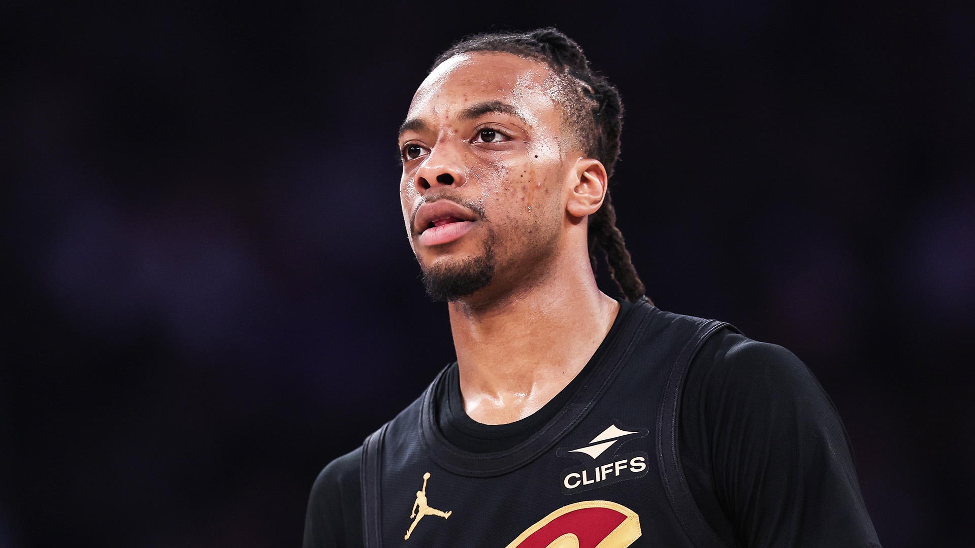 Cavaliers' Garland Eases Back Into Training Camp