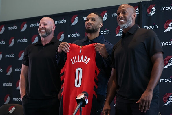 Damian Lillard Returns to Portland on New Deal