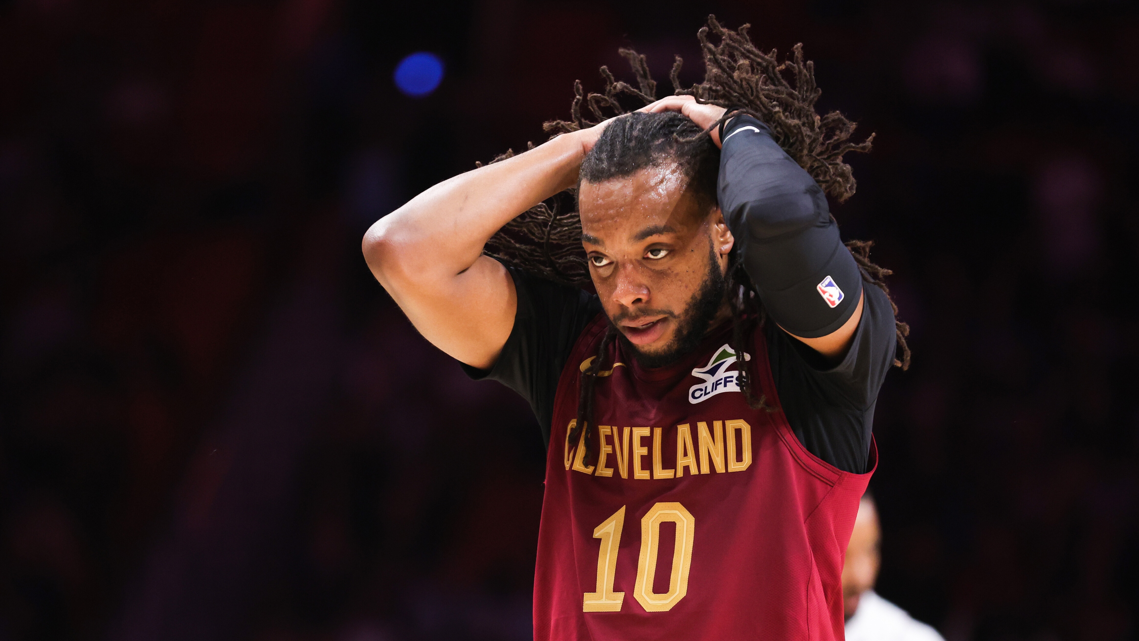 Darius Garland Exits Game With Toe Injury