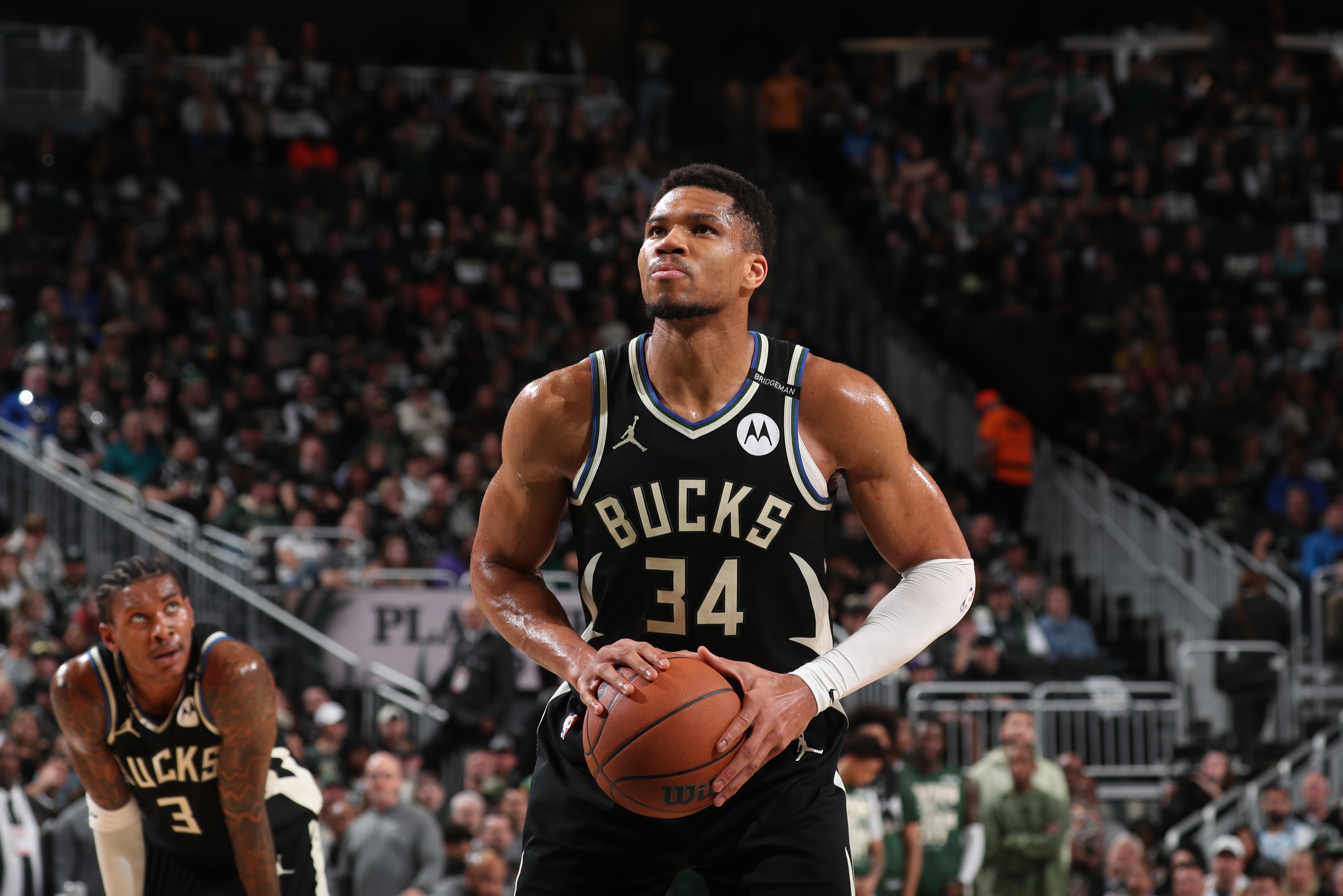Giannis Antetokounmpo Rejoins Bucks After COVID Recovery