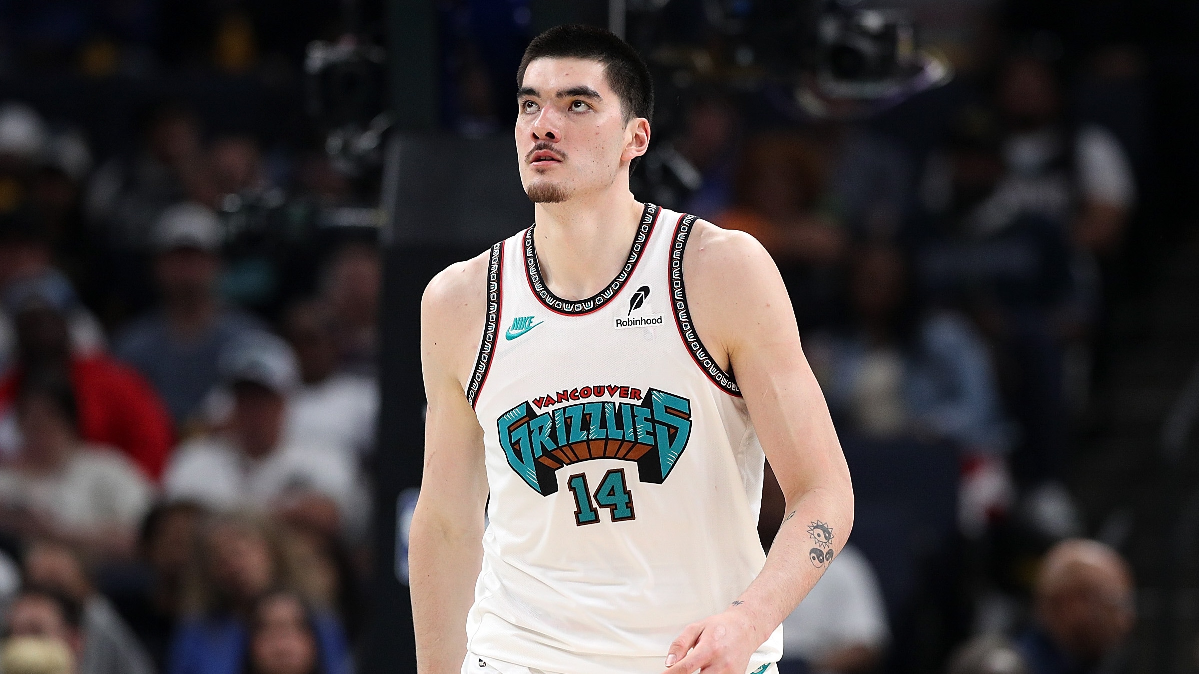 Grizzlies Extend Zach Edey's Contract Through 2027