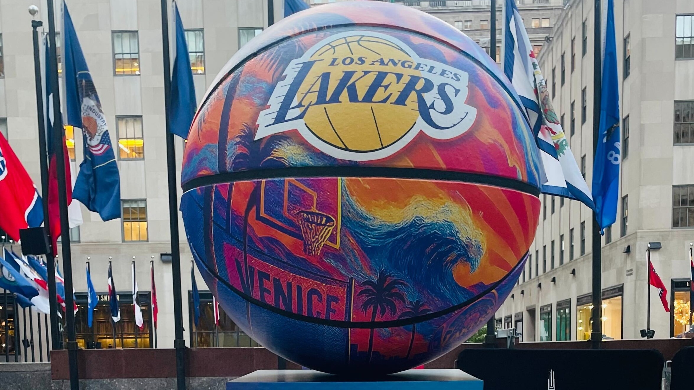 Lakers Artist Designs Unique '30 Rocks' Basketball