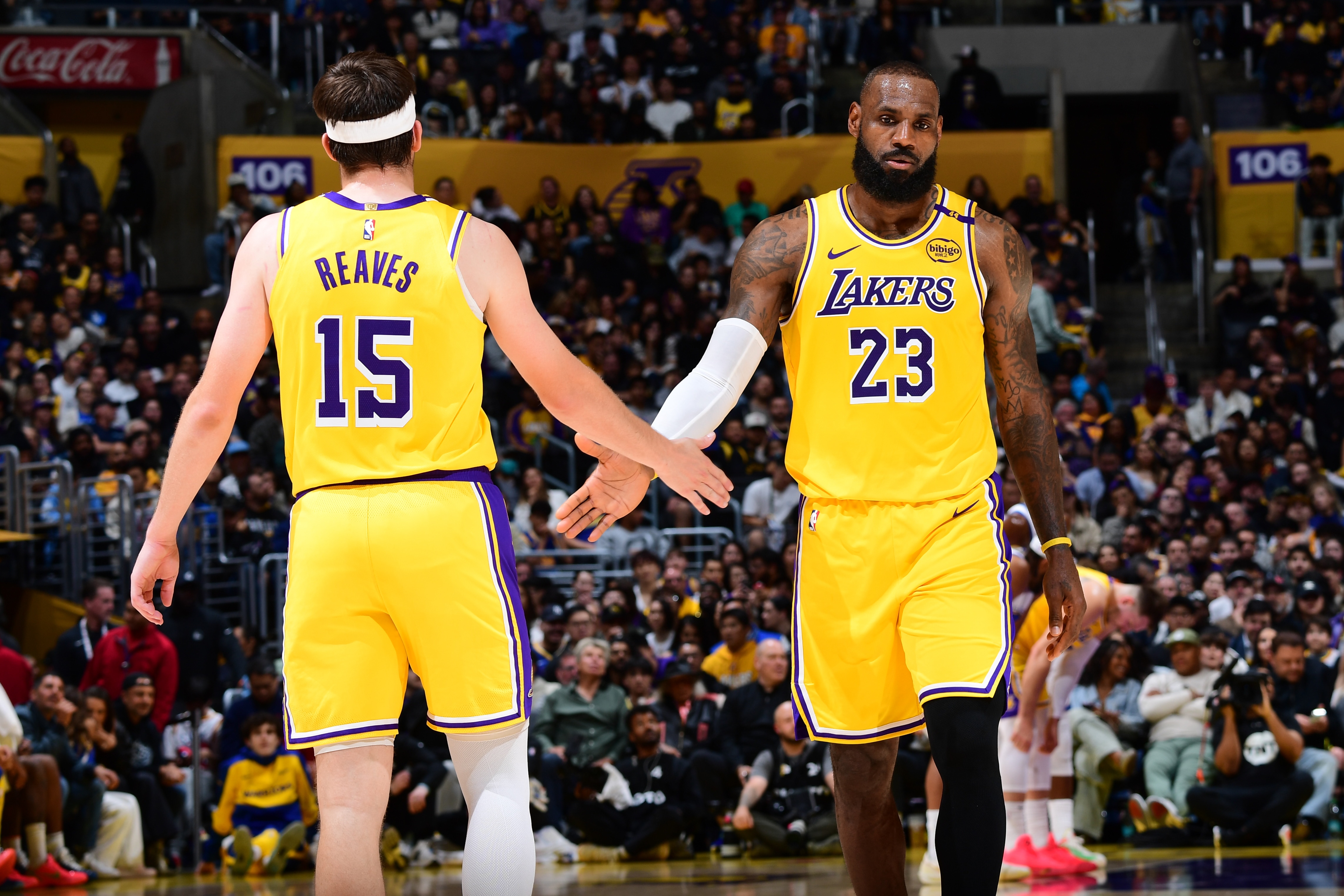 LeBron James Returns to a New-Look Lakers Lineup