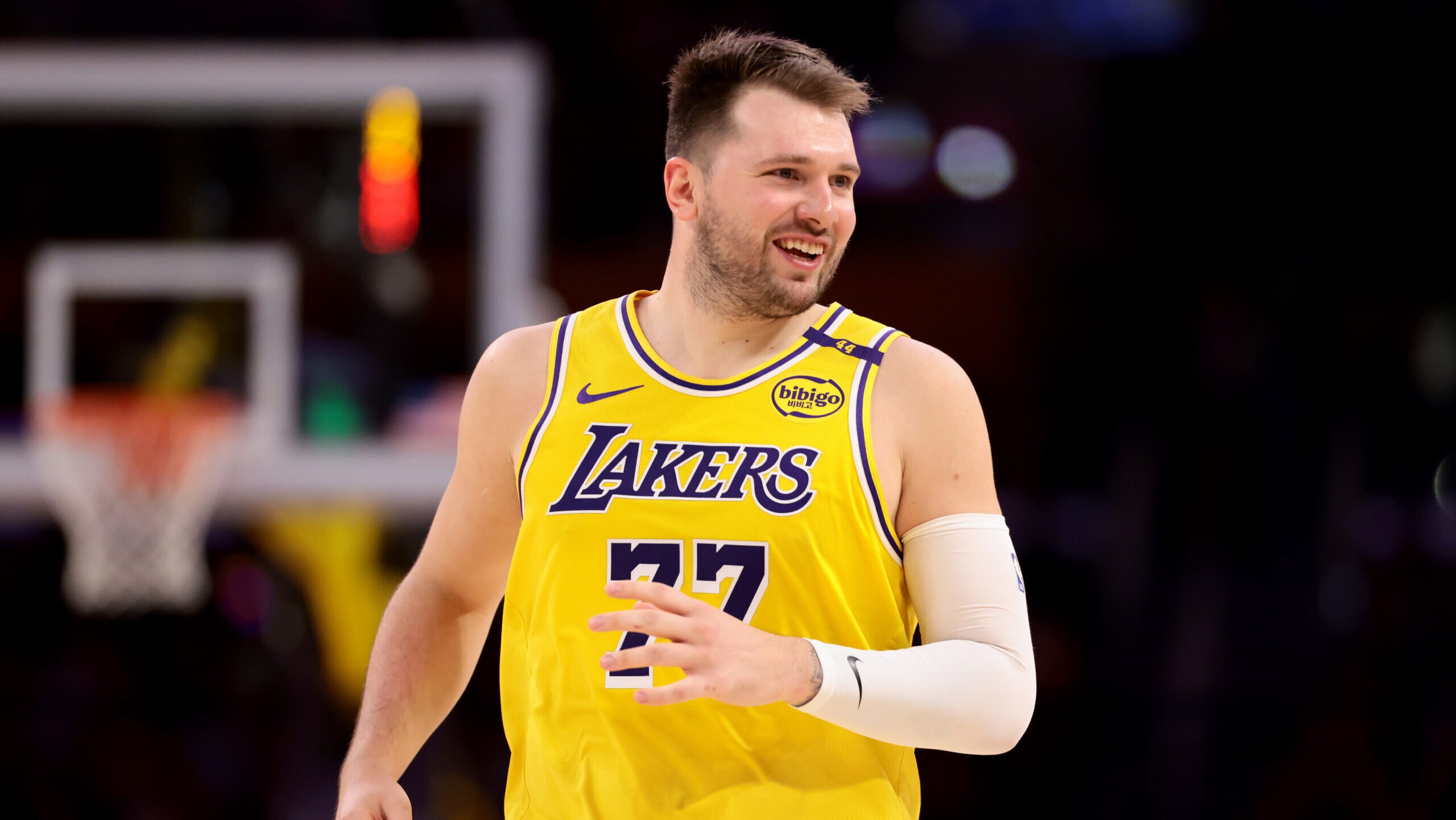 Luka Dončić Commits to Lakers with $165M Extension