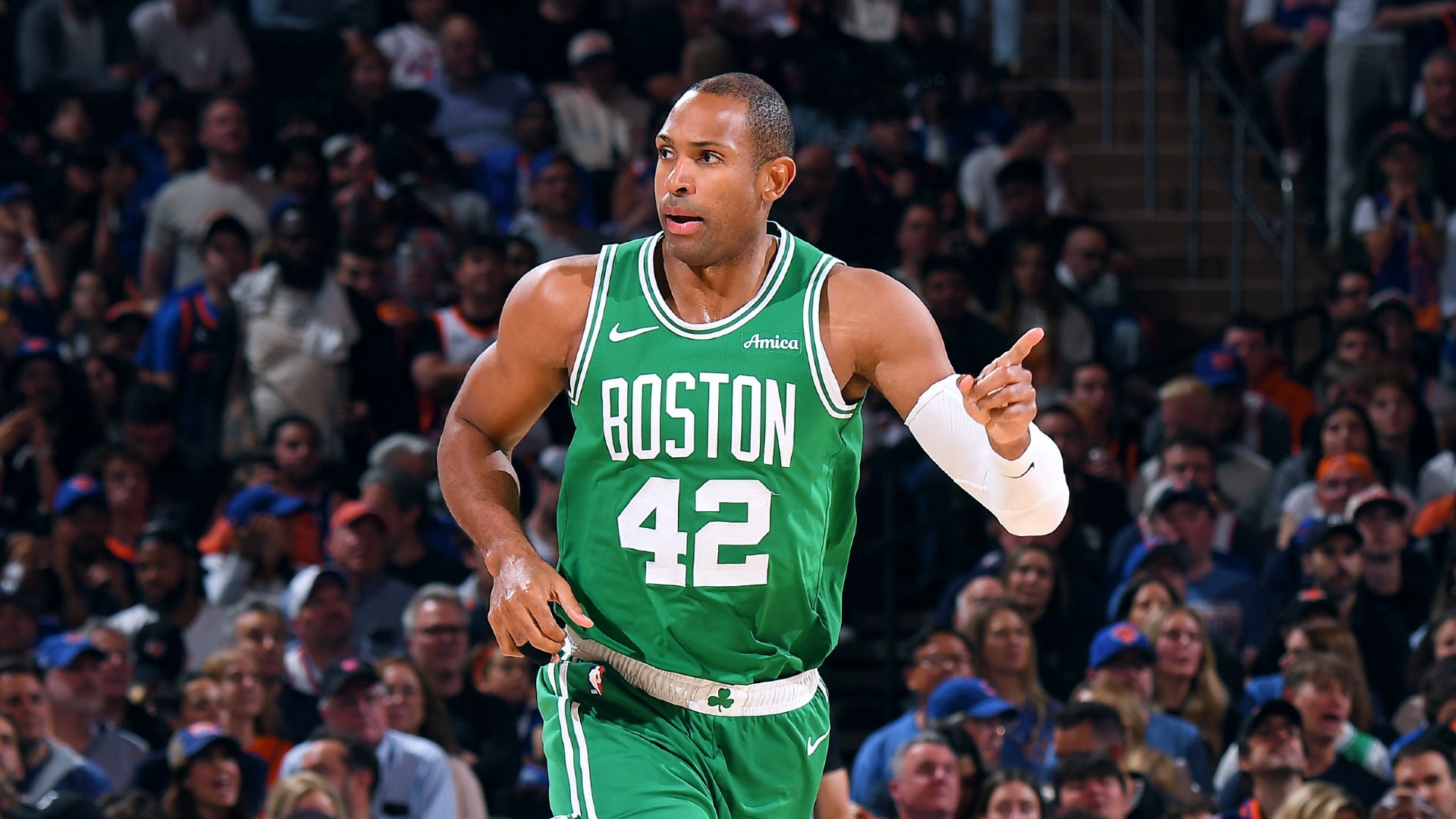 Veteran Al Horford to Join Forces with Warriors