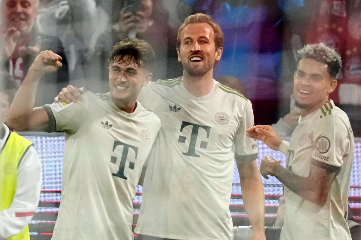 Kane Hits 100 Goals in Big Bayern Win