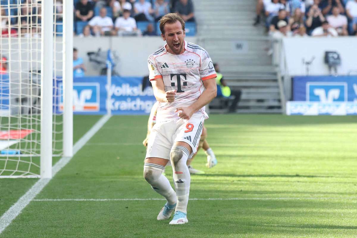 Kane's Hat-Trick Keeps Bayern on Top of Bundesliga