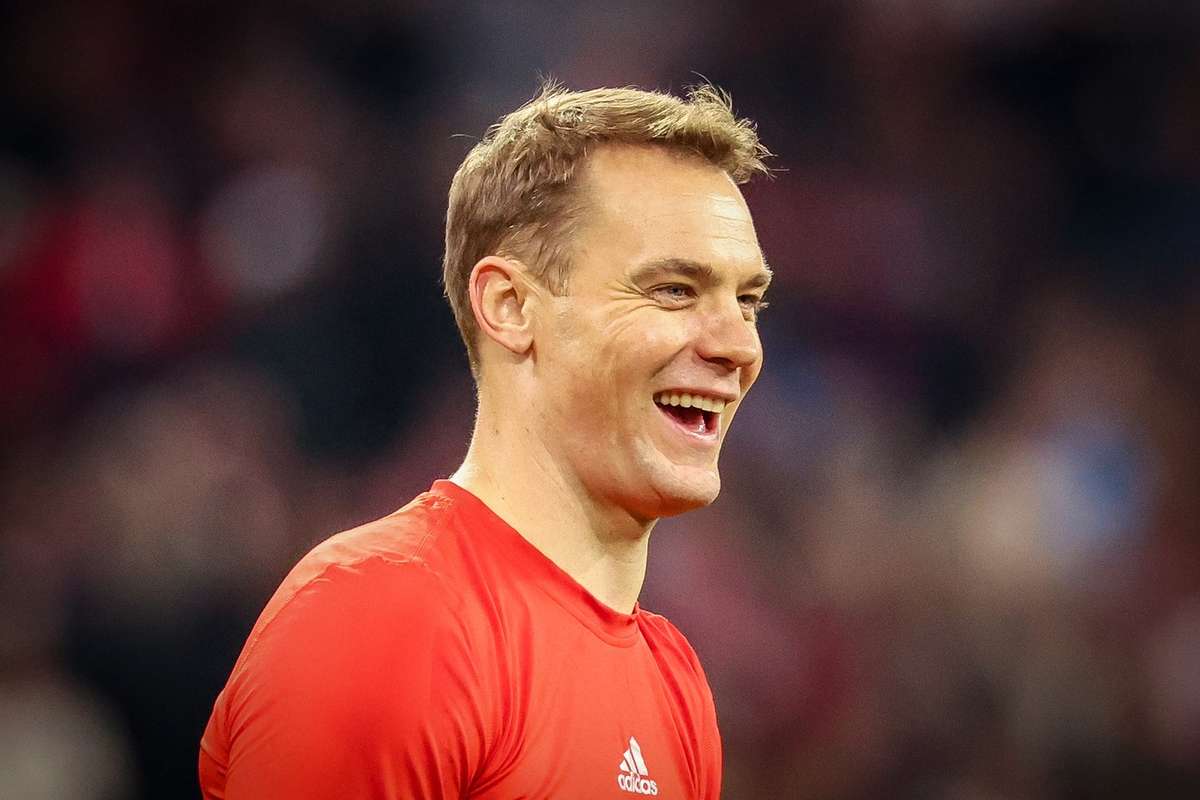 Rival Goalkeeper Praises Manuel Neuer as World's Best