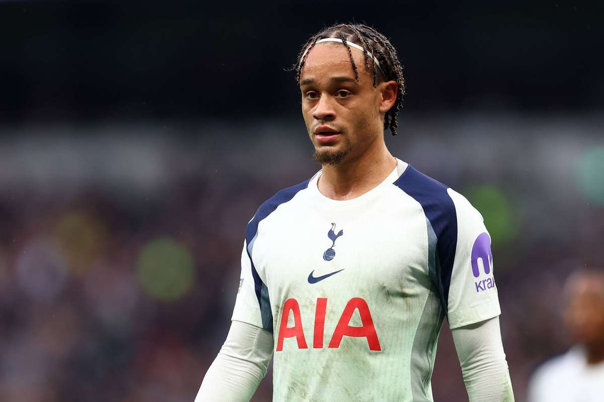 Frank Backs Simons, Cites Wirtz's Similar Struggle