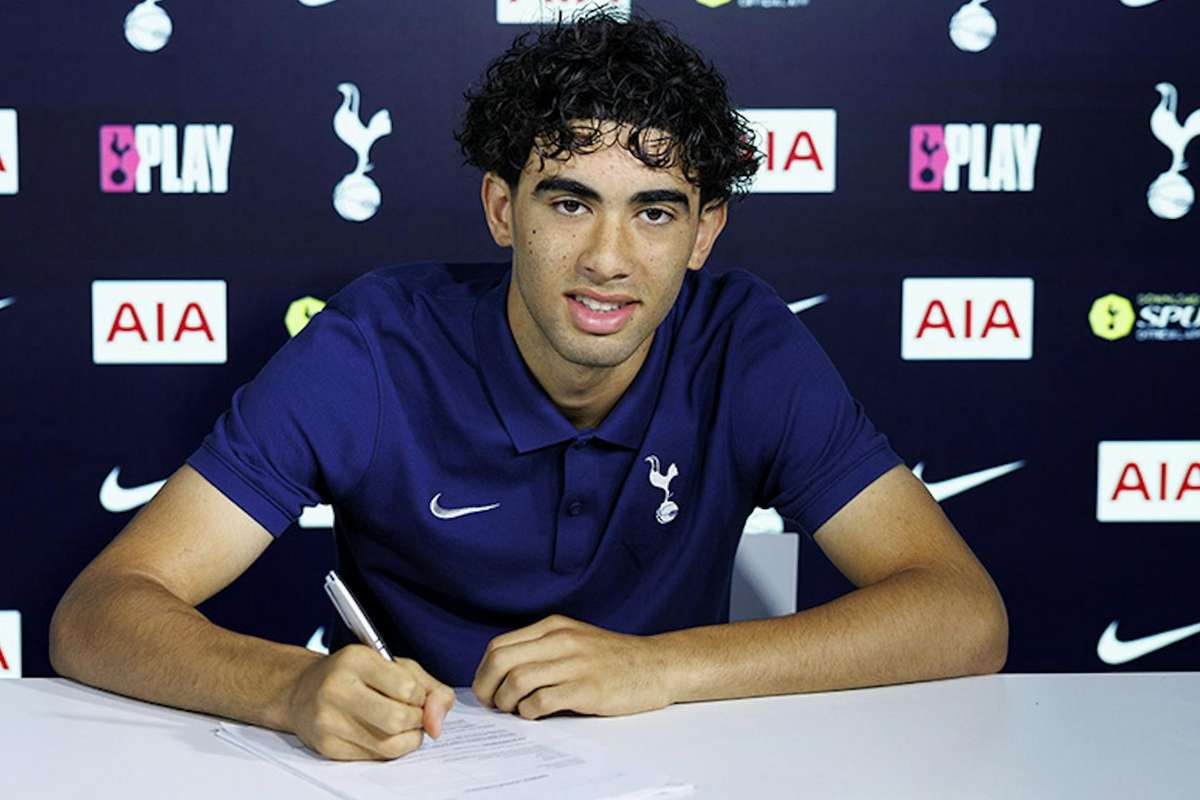 Tottenham's Luca Williams-Barnett Signs First Pro Deal