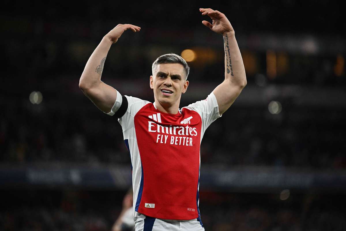 Trossard Firmly Committed to Arsenal Amidst Transfer Talk