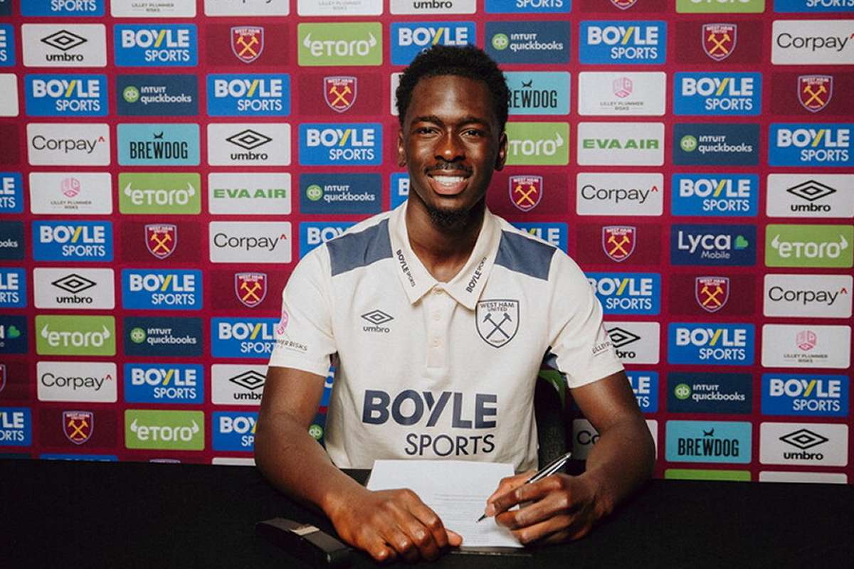 West Ham Signs Young Midfielder Soungoutou Magassa