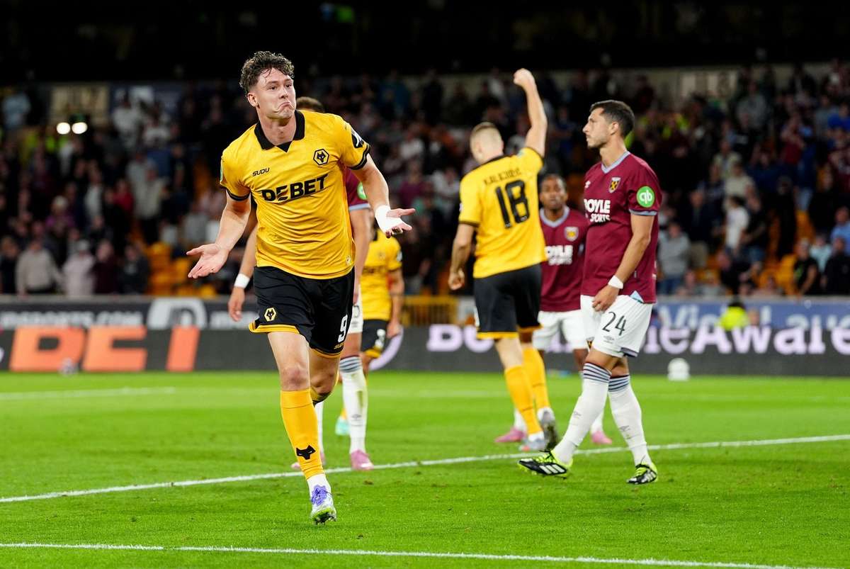 Wolves Boss Explains Strand Larsen's Injury Absence