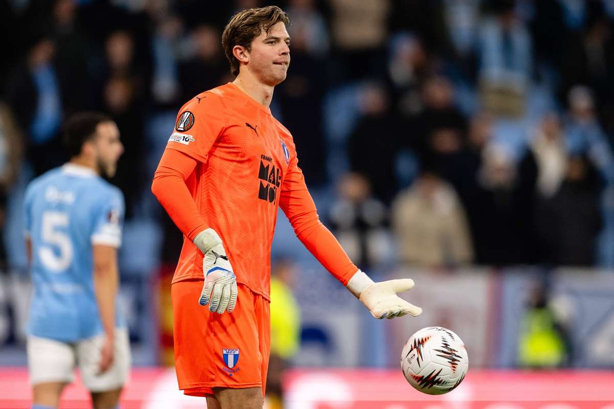 Man Utd Eyes Young Goalkeeper Melker Ellborg