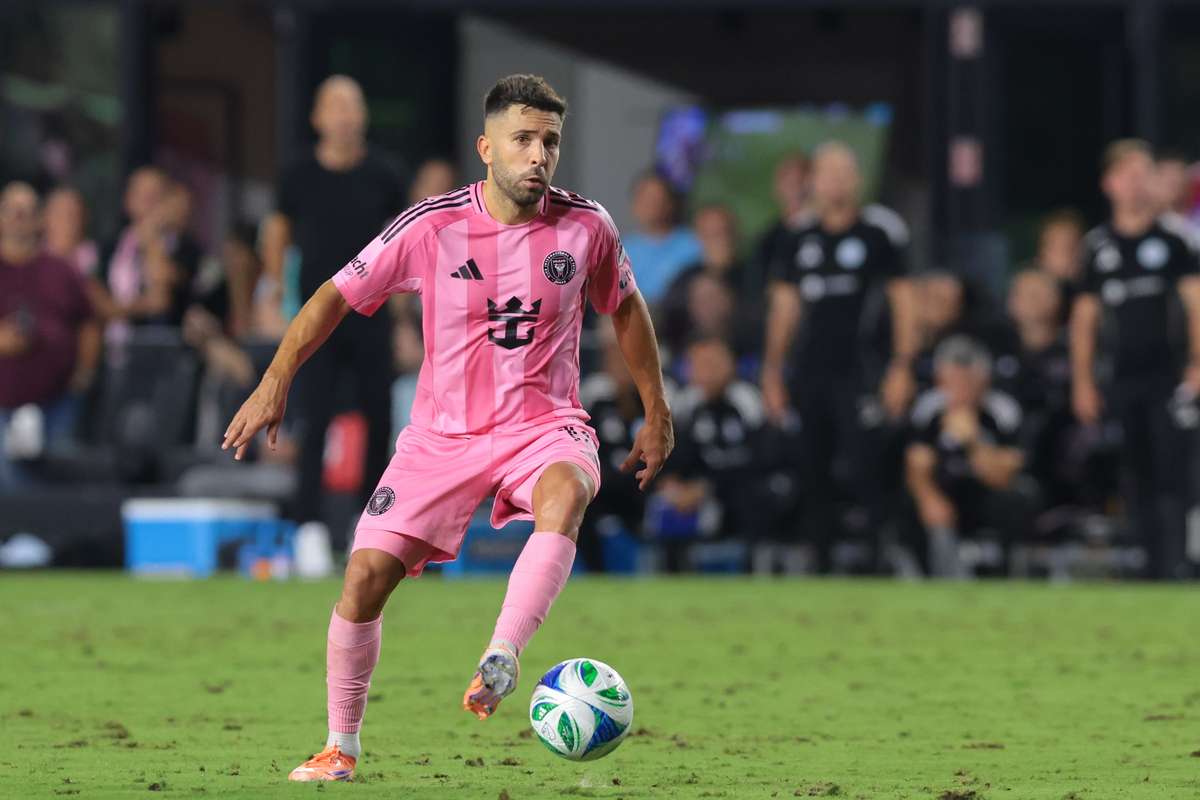 Football Star Jordi Alba Announces Retirement