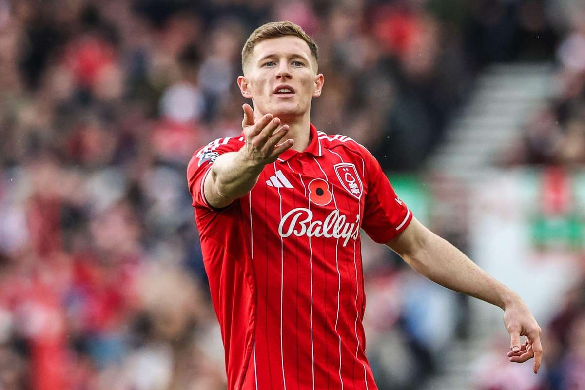 Man United Eyes Elliot Anderson for Midfield Boost