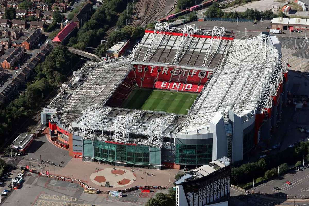 Man Utd Needs Key Striker to Complete Transfer Window