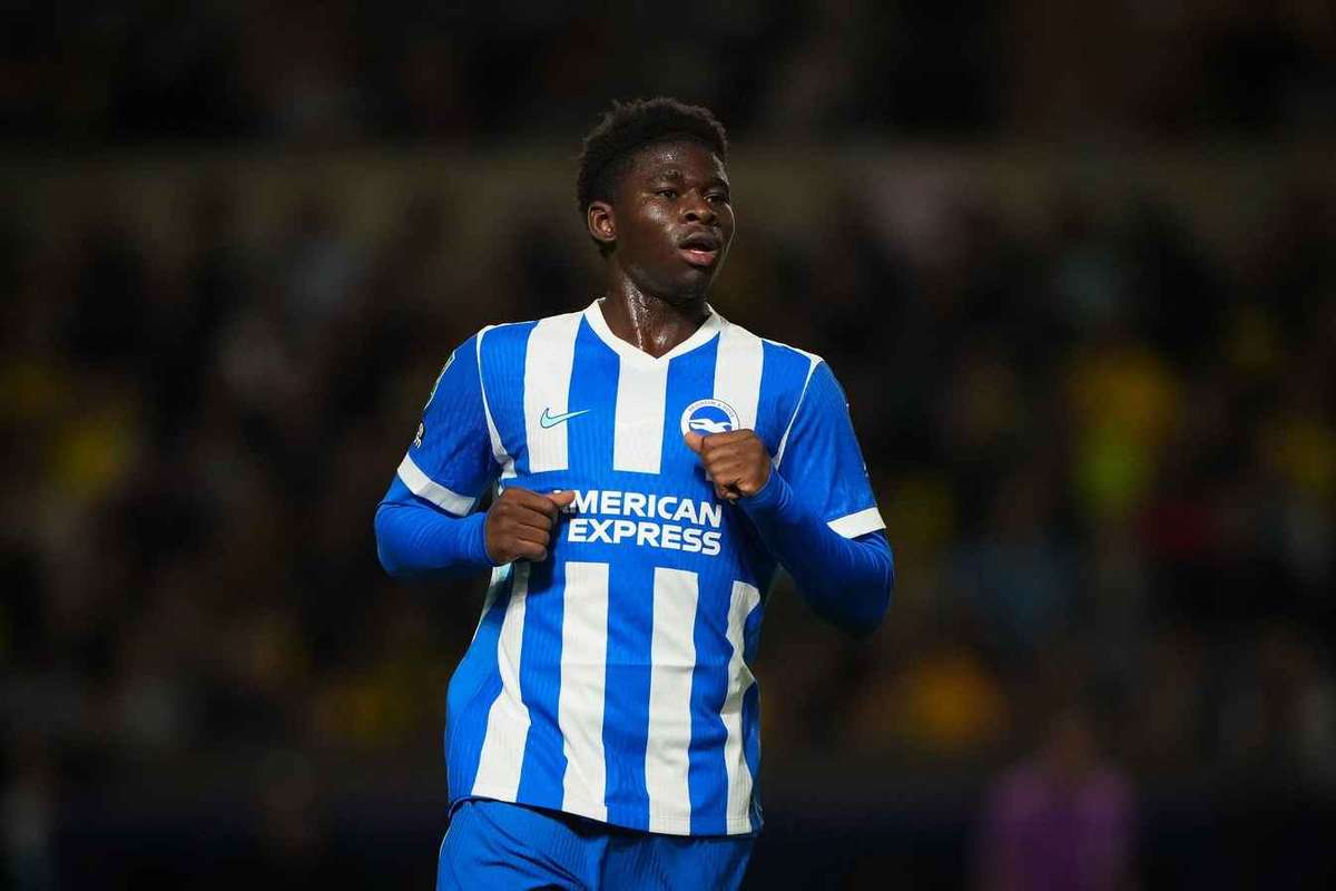 Man Utd to Delay Midfield Signing Until Summer