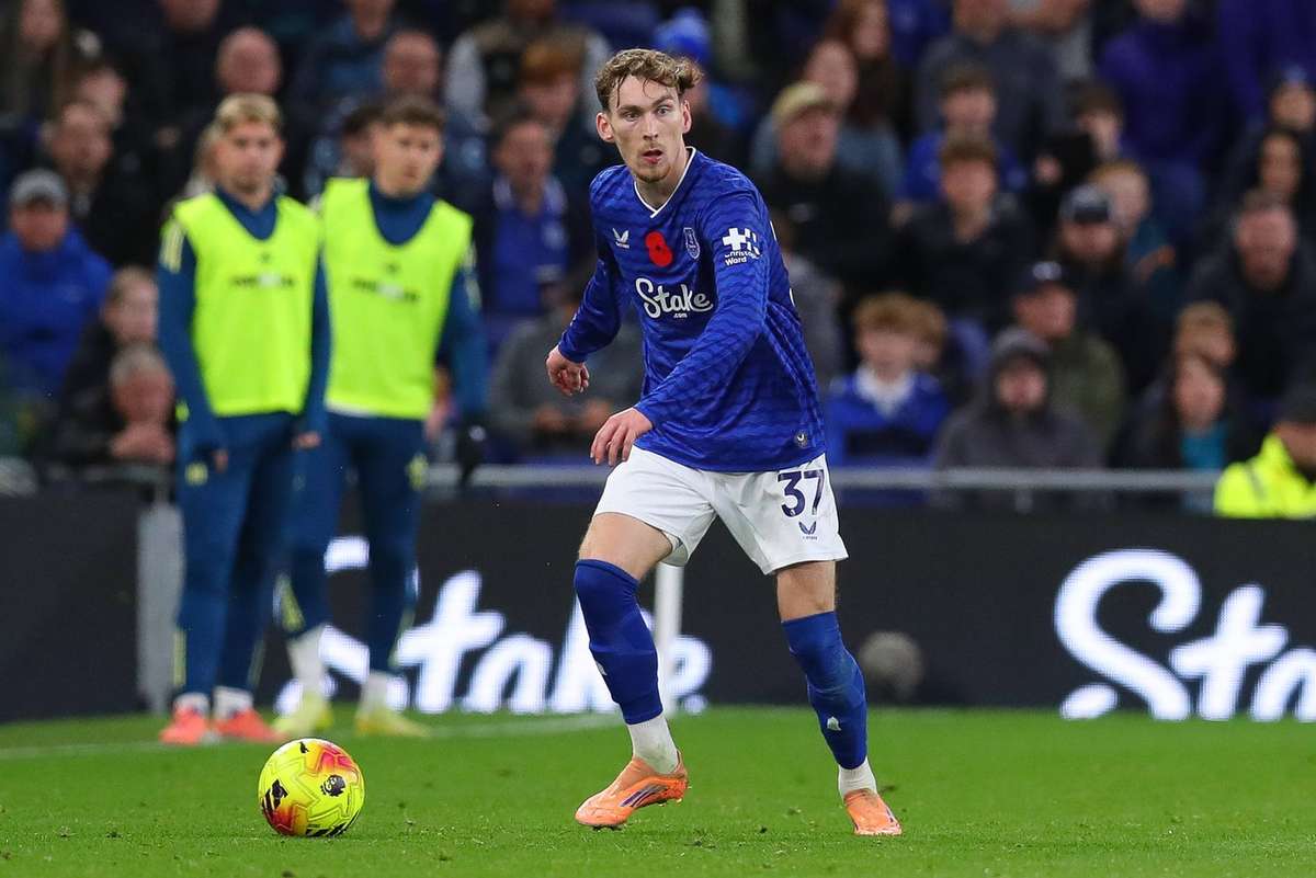 Newcastle Eyes Everton Midfielder James Garner