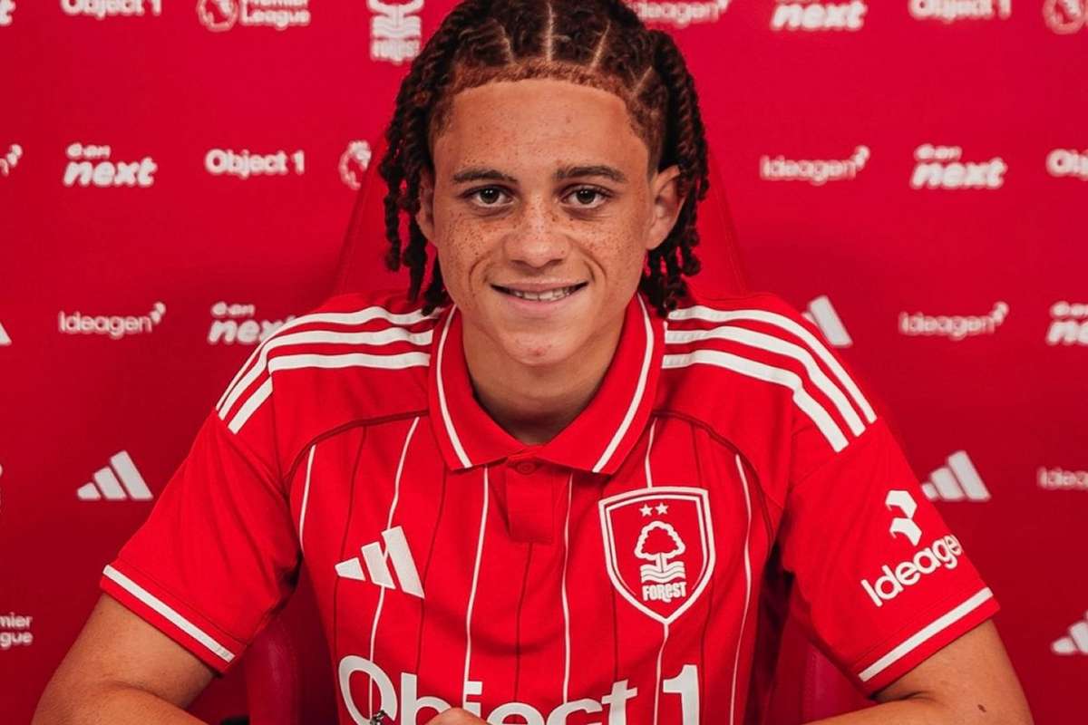 Riko Robinson Signs First Pro Contract with Forest