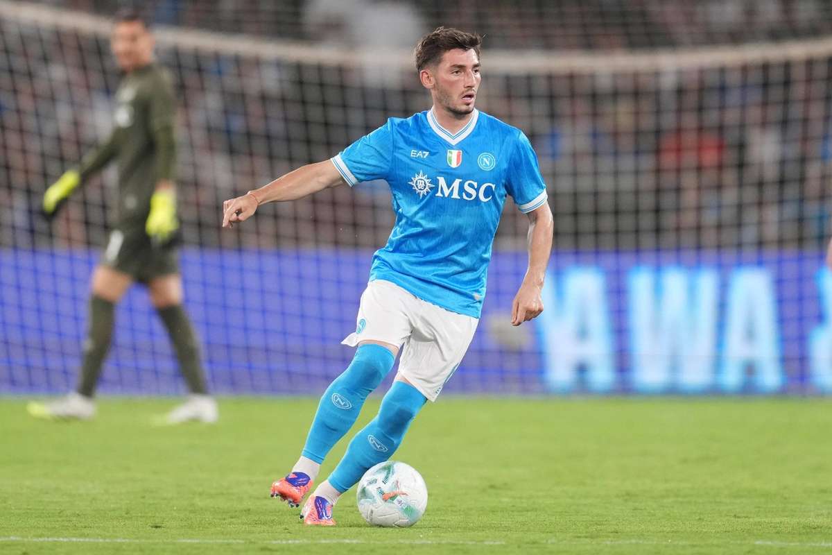 Gilmour Welcomes De Bruyne Challenge at Napoli