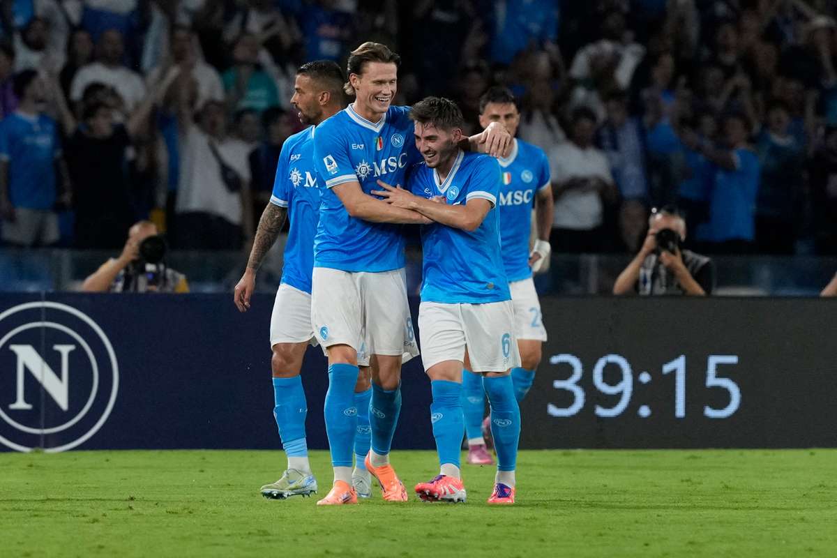 Napoli Hold Off Pisa in 3-2 Thriller