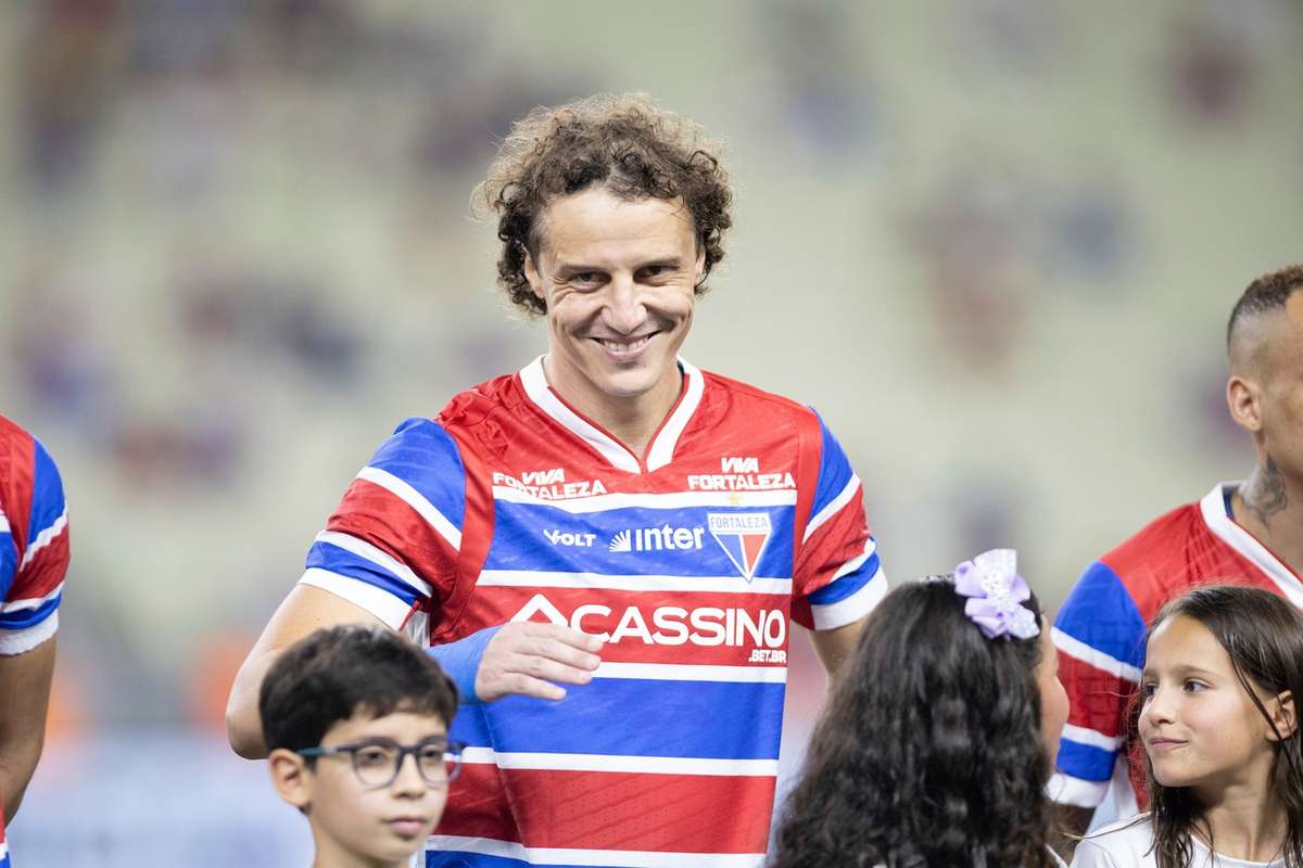 David Luiz Makes Surprise Return to European Football