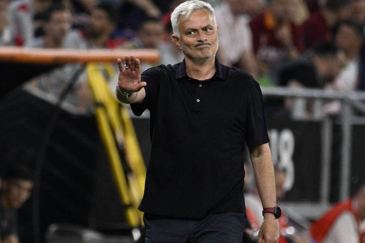 Mourinho Shares Thoughts on St James' Park Atmosphere
